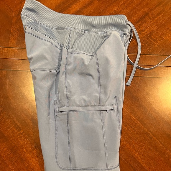 Women’s Cherokee Infinity scrubs - Picture 15 of 16